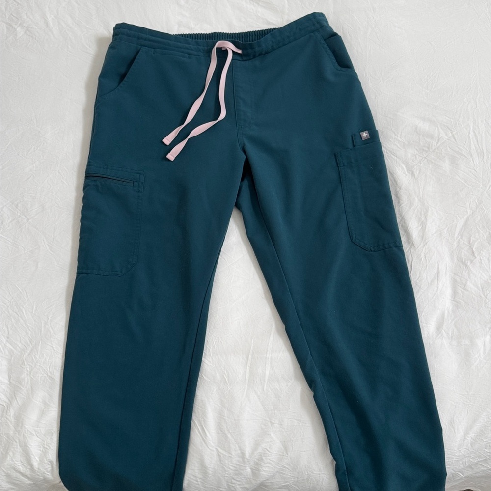Caribbean Blue Women’s Figs Yola Scrub Pants Medium Petite
